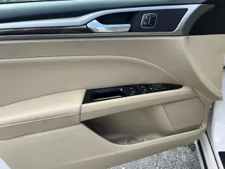 2015 Ford Fusion 4dr Sdn SE FWD
