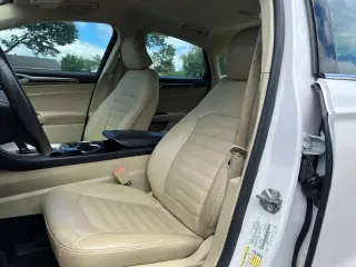 2015 Ford Fusion 4dr Sdn SE FWD