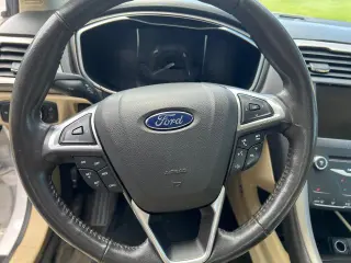 2015 Ford Fusion 4dr Sdn SE FWD