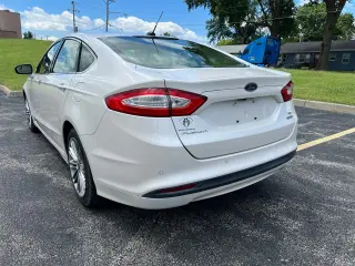 2015 Ford Fusion 4dr Sdn SE FWD