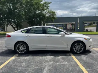 2015 Ford Fusion 4dr Sdn SE FWD