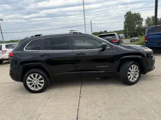 2018 Jeep Cherokee Overland 4WD