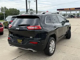 2018 Jeep Cherokee Overland 4WD