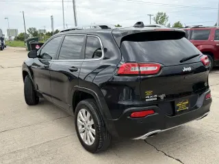 2018 Jeep Cherokee Overland 4WD