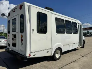 2009 Ford Econoline E-450
