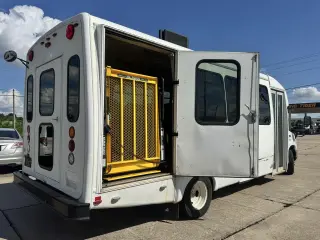 2009 Ford Econoline E-450
