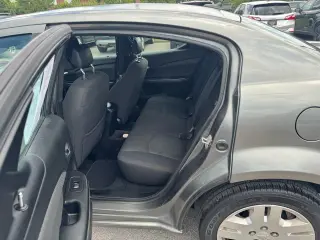 2012 Dodge Avenger 4dr Sdn SE