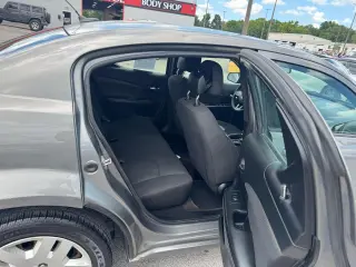 2012 Dodge Avenger 4dr Sdn SE