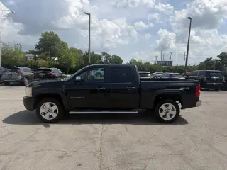 2009 Chevrolet Silverado 1500 4WD Crew Cab 143.5" LT