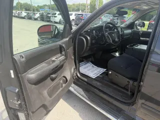 2009 Chevrolet Silverado 1500 4WD Crew Cab 143.5" LT