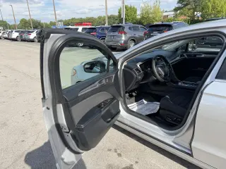 2017 Ford Fusion SE FWD