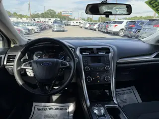 2017 Ford Fusion SE FWD