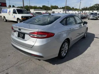 2017 Ford Fusion SE FWD
