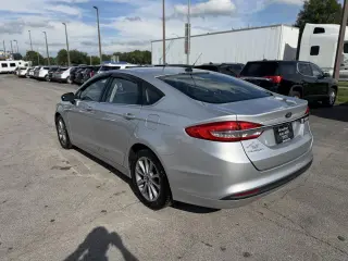 2017 Ford Fusion SE FWD