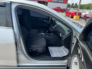 2020 Chevrolet Malibu 4dr Sdn LT