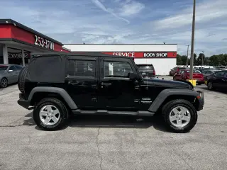 2014 Jeep Wrangler Unlimited 4WD 4dr Sport