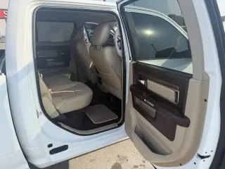 2014 RAM 1500 4WD Crew Cab 140.5" Laramie
