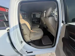 2014 RAM 1500 4WD Crew Cab 140.5" Laramie