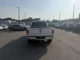 2014 RAM 1500 4WD Crew Cab 140.5" Laramie