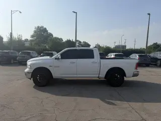 2014 RAM 1500 4WD Crew Cab 140.5" Laramie