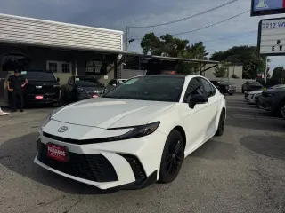 2025 Toyota Camry Hybrid XLE