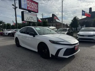 2025 Toyota Camry Hybrid XLE