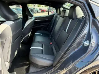 2025 Toyota Camry Hybrid SE