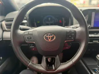 2025 Toyota Camry Hybrid SE