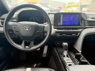 2025 Toyota Camry Hybrid SE