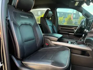 2022 RAM 1500 Laramie Crew Cab SWB 4WD
