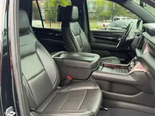 2023 GMC Yukon Denali 2WD