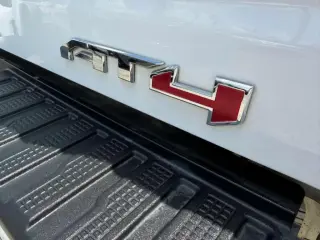 2022 GMC Sierra 2500HD AT4 Crew Cab 4WD