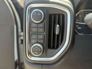 2022 GMC Sierra 2500HD AT4 Crew Cab 4WD