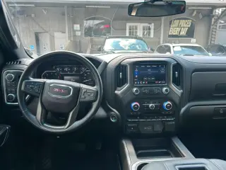 2022 GMC Sierra 2500HD AT4 Crew Cab 4WD