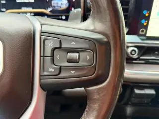 2022 GMC Sierra 1500 SLT Crew Cab 4WD