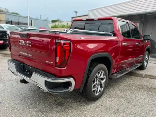 2022 GMC Sierra 1500 SLT Crew Cab 4WD