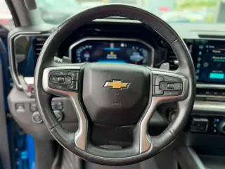 2022 Chevrolet Silverado 1500 LTZ Crew Cab 4WD
