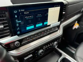2022 Chevrolet Silverado 1500 LTZ Crew Cab 4WD