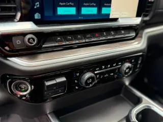 2022 Chevrolet Silverado 1500 LTZ Crew Cab 4WD