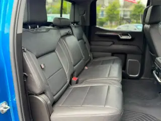 2022 Chevrolet Silverado 1500 LTZ Crew Cab 4WD