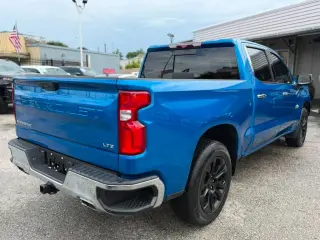 2022 Chevrolet Silverado 1500 LTZ Crew Cab 4WD