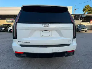 2022 Cadillac Escalade Sport