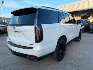 2022 Cadillac Escalade Sport