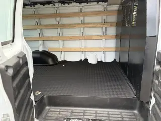 2025 GMC Savana G2500 Cargo