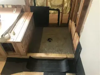 HOT MOP SHOWERS