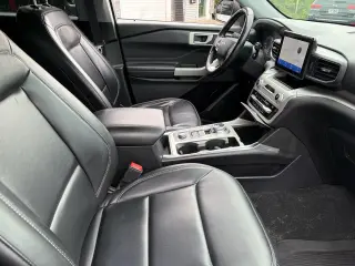 2021 Ford Explorer XLT AWD