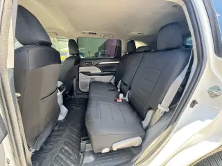 2015 Toyota Highlander FWD 4dr V6 LE (Natl)