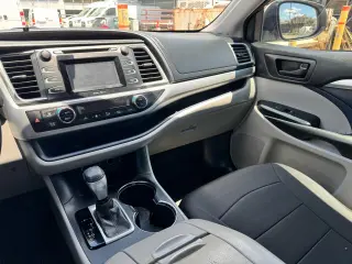 2015 Toyota Highlander FWD 4dr V6 LE (Natl)