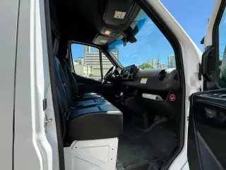 2019 Mercedes-Benz Sprinter Cargo Van 2500 High Roof V6 170" RWD