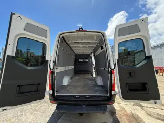 2019 Mercedes-Benz Sprinter Cargo Van 2500 High Roof V6 170" RWD